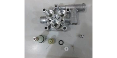 Основание помпы в сборе с обратным клапаном и распредпоршнем